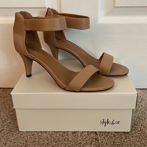 Style & Co. Paycee Soft Nude Leather Ankle Strap Sandals/Size 8M